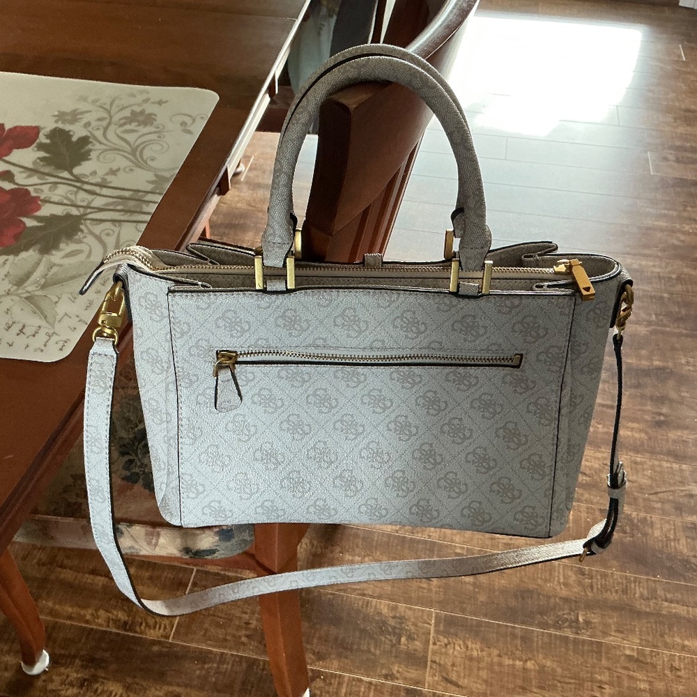 Guess Handbag - Picture 2 of 2